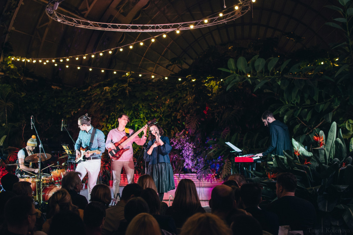 The garden concerts. Оранжерея Таврического сада концерт. Концерт в оранжерее в Таврическом. Цветочный джаз в оранжерее Таврического сада. Оранжерея Таврического сада концерт 14.02.2023.